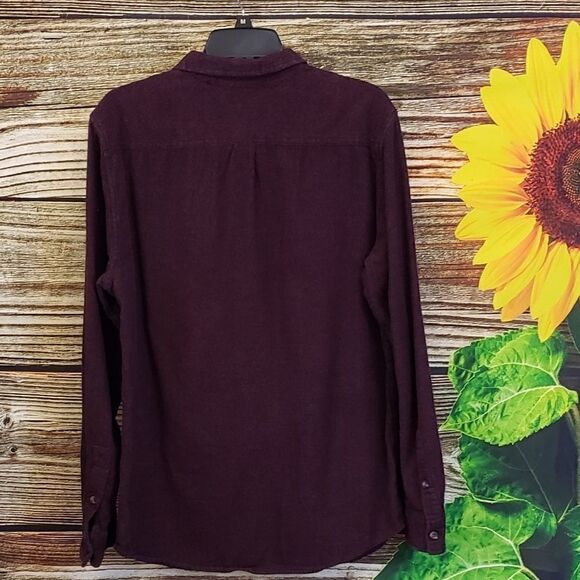 On The Byas Boyfriend shirt Size Large - Picture 2 of 5